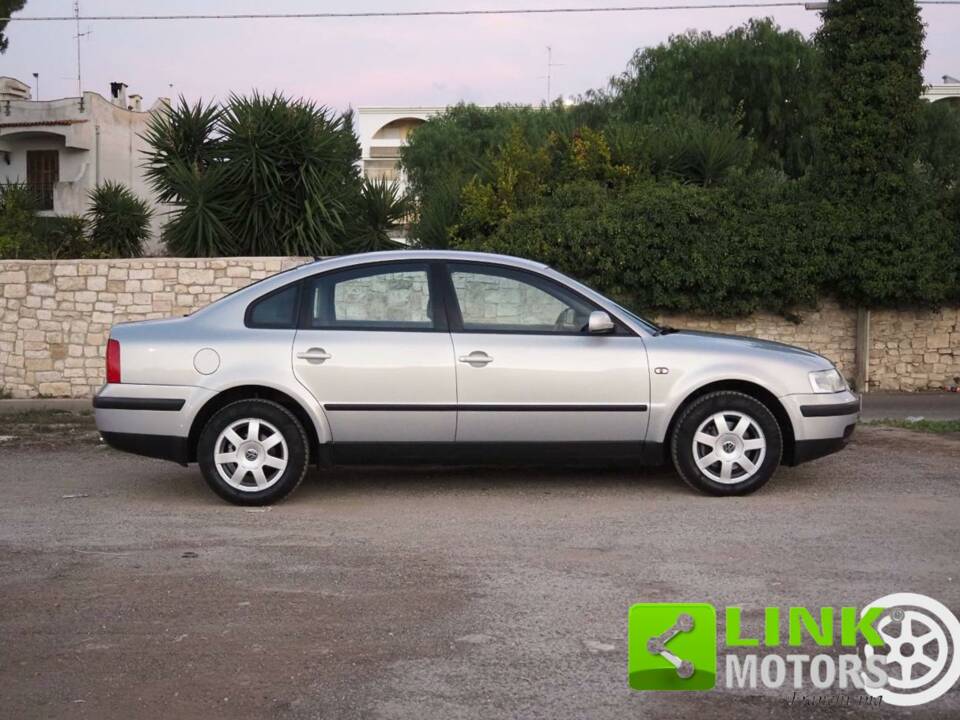 Bild 3/10 von Volkswagen Passat Variant 1.9 TDI (1998)