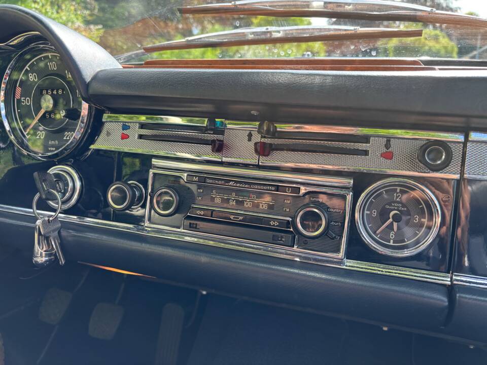 Imagen 25/53 de Mercedes-Benz 230 SL (1965)