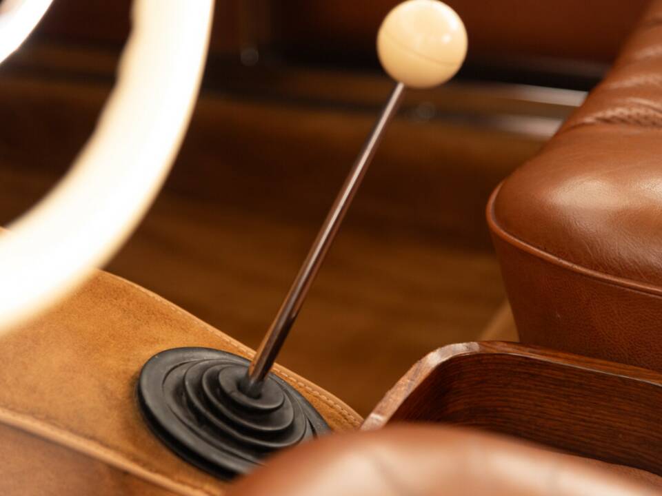 Bild 38/44 von Mercedes-Benz 220 SE b (1964)