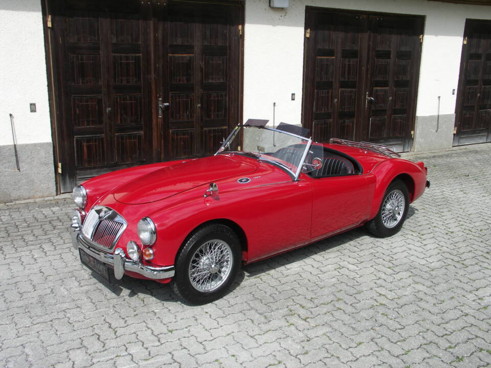 Image 5/31 of MG MGA 1600 (1959)