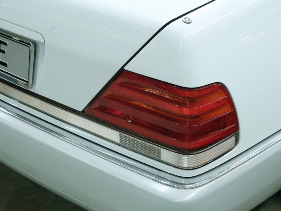 Bild 13/50 von Mercedes-Benz 300 SE (1992)