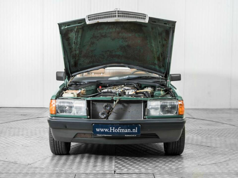 Obraz 36/50 pojazdu Mercedes-Benz 190 D 2.5 (1986)