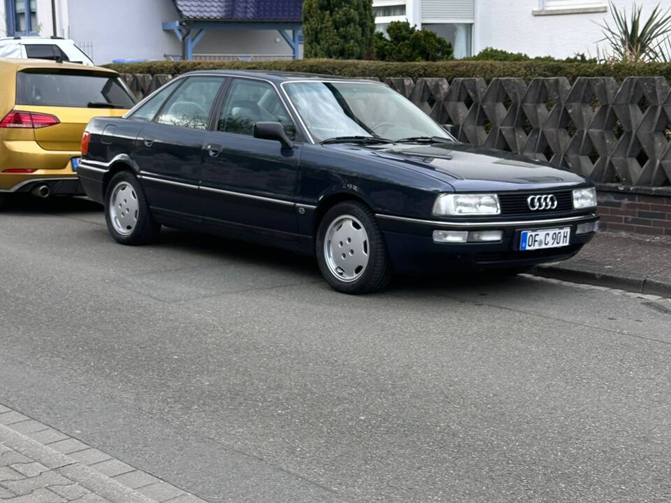 Bild 1/13 von Audi 90 - 2.3 (1988)