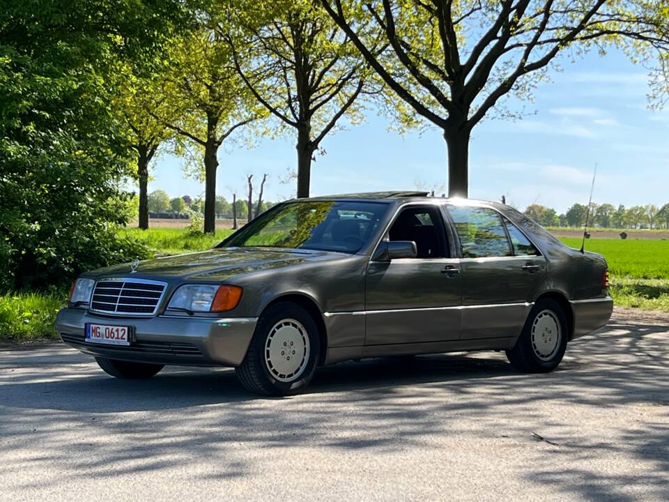 Image 2/44 of Mercedes-Benz 400 SEL (1992)