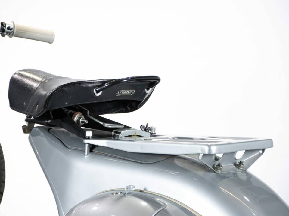 Image 12/45 of Piaggio Vespa 150 (1958)