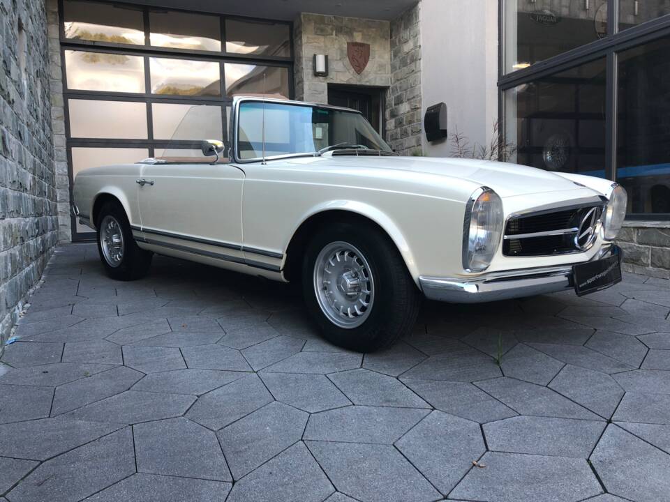Image 8/43 of Mercedes-Benz 230 SL (1967)