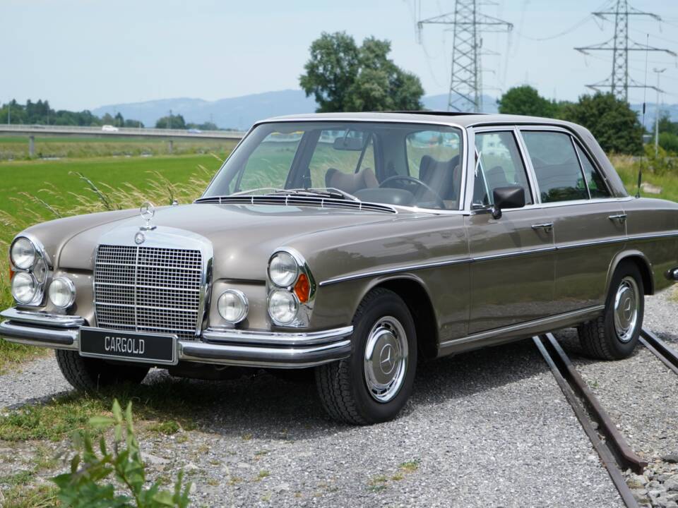 Afbeelding 1/89 van Mercedes-Benz 300 SEL 6.3 (1972)