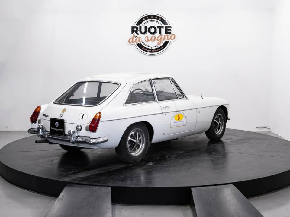 Imagen 7/50 de MG MGB GT (1971)