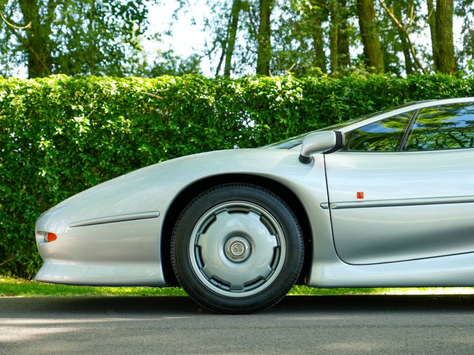 Bild 3/50 von Jaguar XJ 220 (1993)
