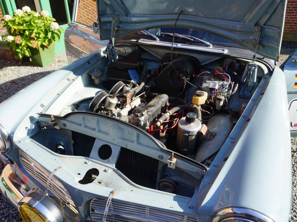 Image 13/18 of Volvo P 122 S (1966)