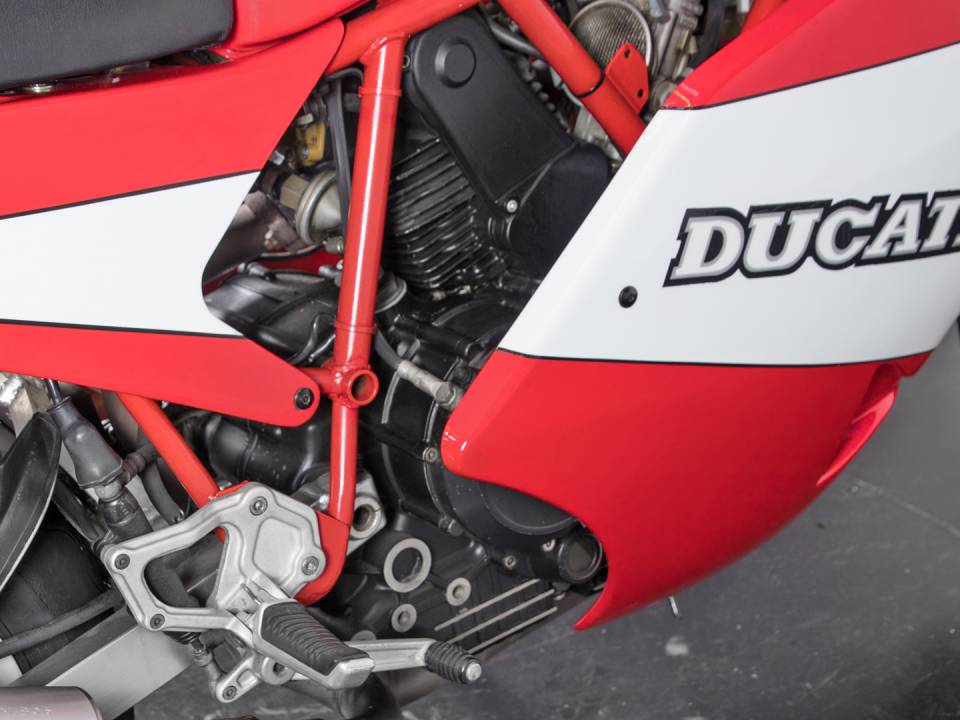 Immagine 14/17 di Ducati DUMMY (1990)