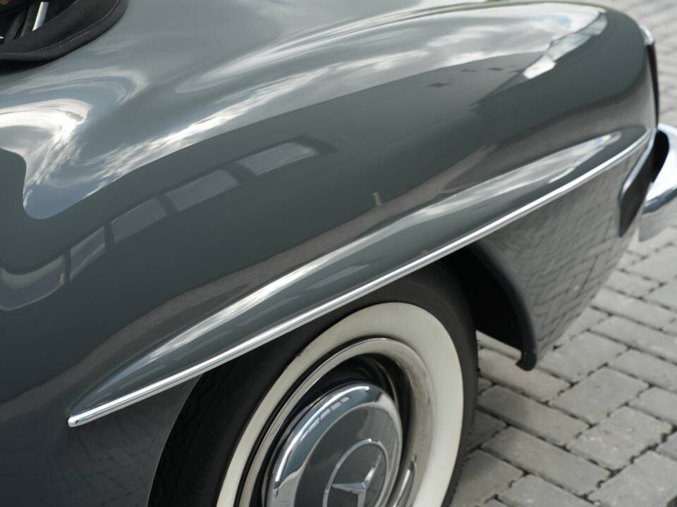 Image 43/50 de Mercedes-Benz 190 SL (1961)