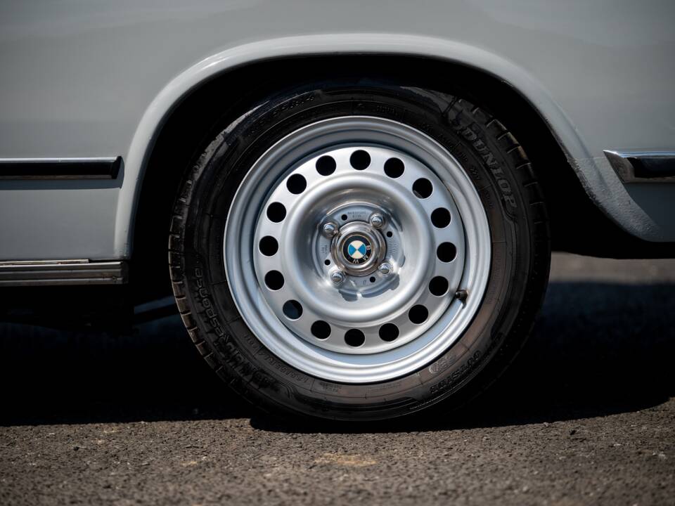 Bild 33/50 von BMW 2002 (1971)