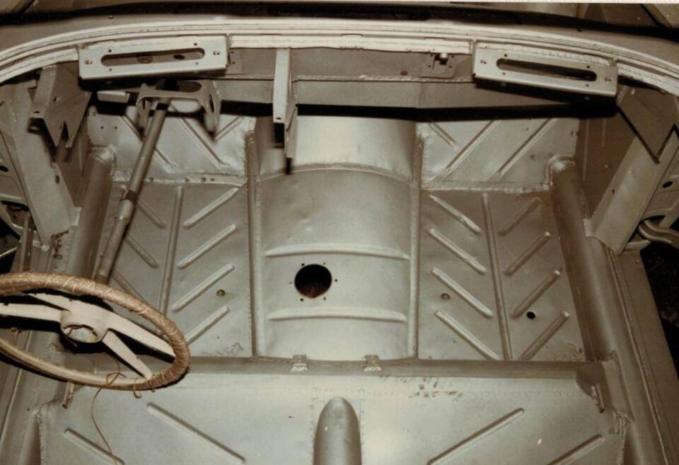 Immagine 42/58 di BMW 503 (1959)