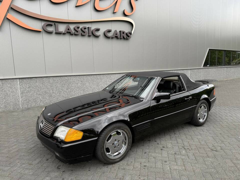 Image 18/50 of Mercedes-Benz 500 SL (1991)