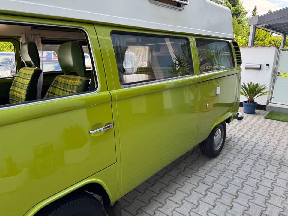 Image 9/100 of Volkswagen T2b Westfalia (1979)