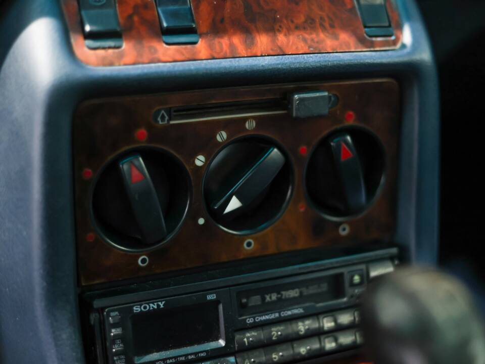 Bild 13/18 von Mercedes-Benz 230 C (1977)