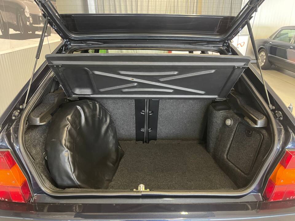 Bild 9/22 von Lancia Delta HF Integrale 16V (1991)