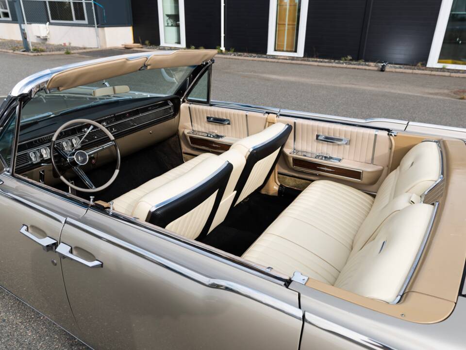 Bild 28/100 von Lincoln Continental Convertible (1965)