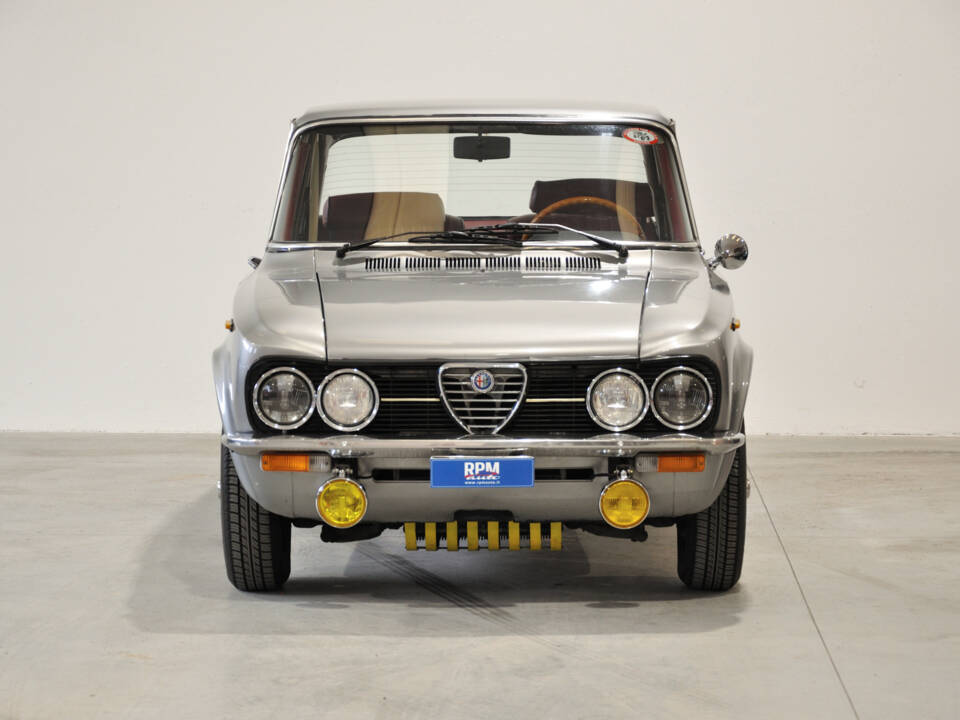 Image 3/34 of Alfa Romeo Giulia Nuova Super 1300 (1975)