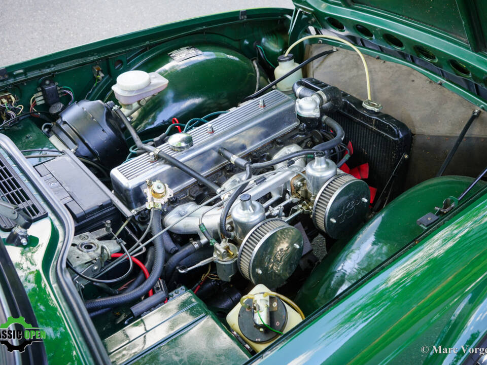 Image 18/52 of Triumph TR 6 (1973)