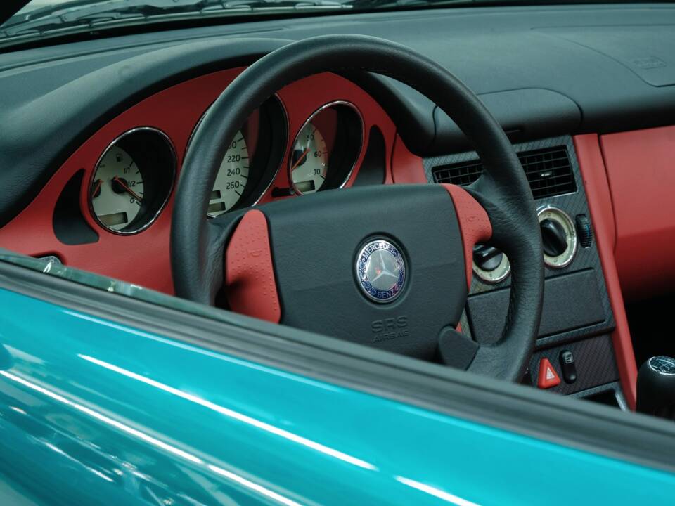 Immagine 27/50 di Mercedes-Benz SLK 230 Kompressor (1998)