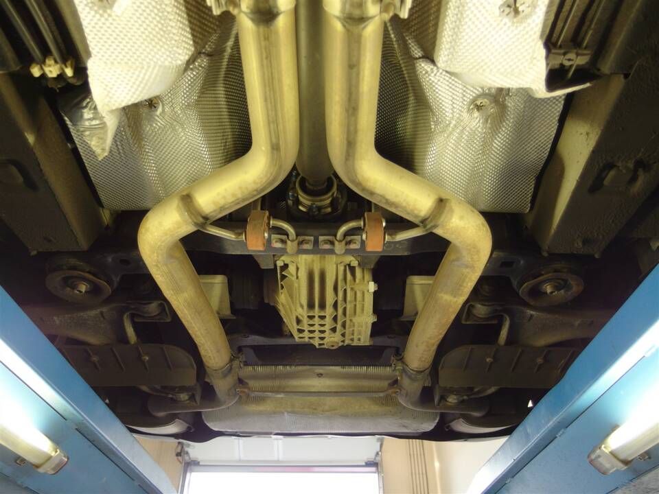 Image 91/99 of Maserati GranTurismo 4.2 (2008)