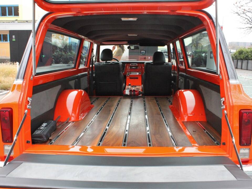 Immagine 29/30 di Chevrolet Suburban (1970)