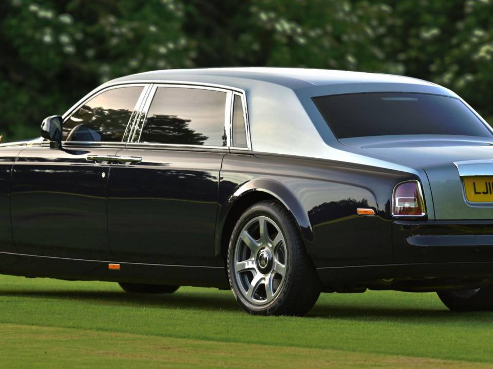 Image 8/50 of Rolls-Royce Phantom VII (2010)