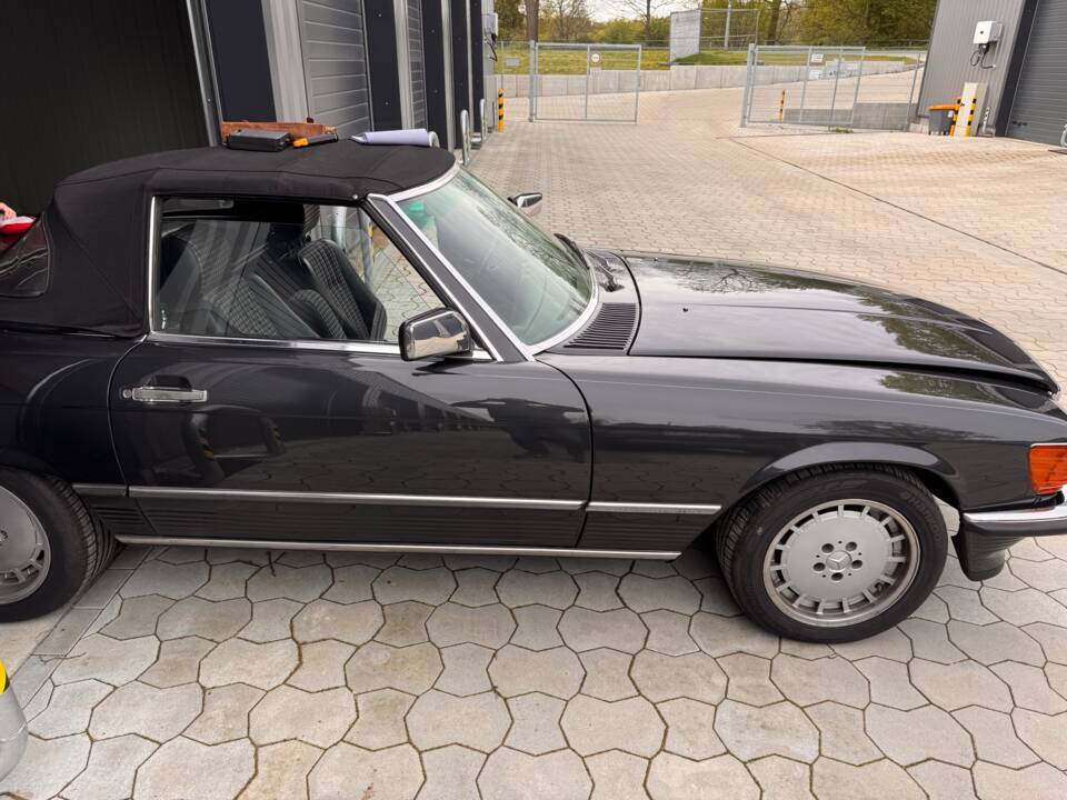 Imagen 24/93 de Mercedes-Benz 300 SL (1988)
