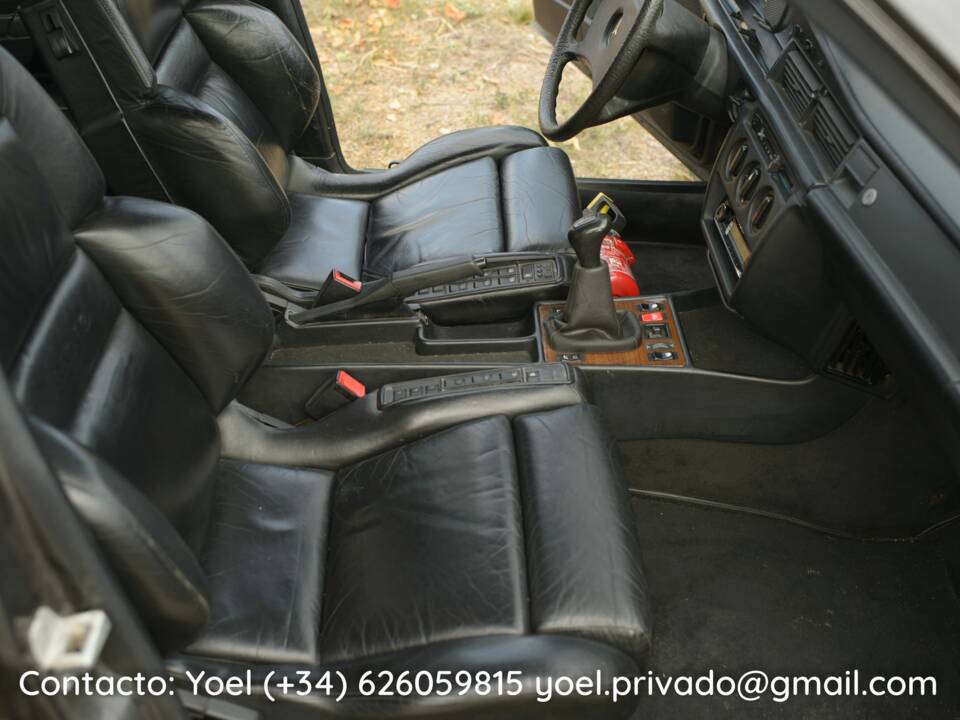 Image 17/41 of Mercedes-Benz 190 E 2.6 (1987)