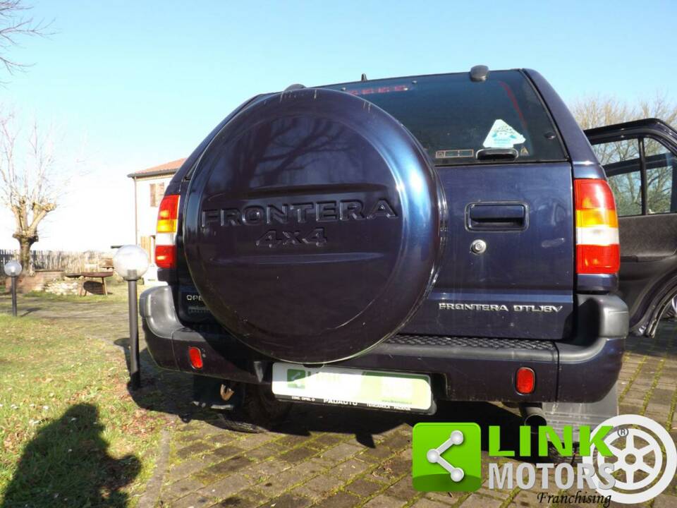 Bild 9/10 von Opel Frontera 2.2. DTI 16V (1999)