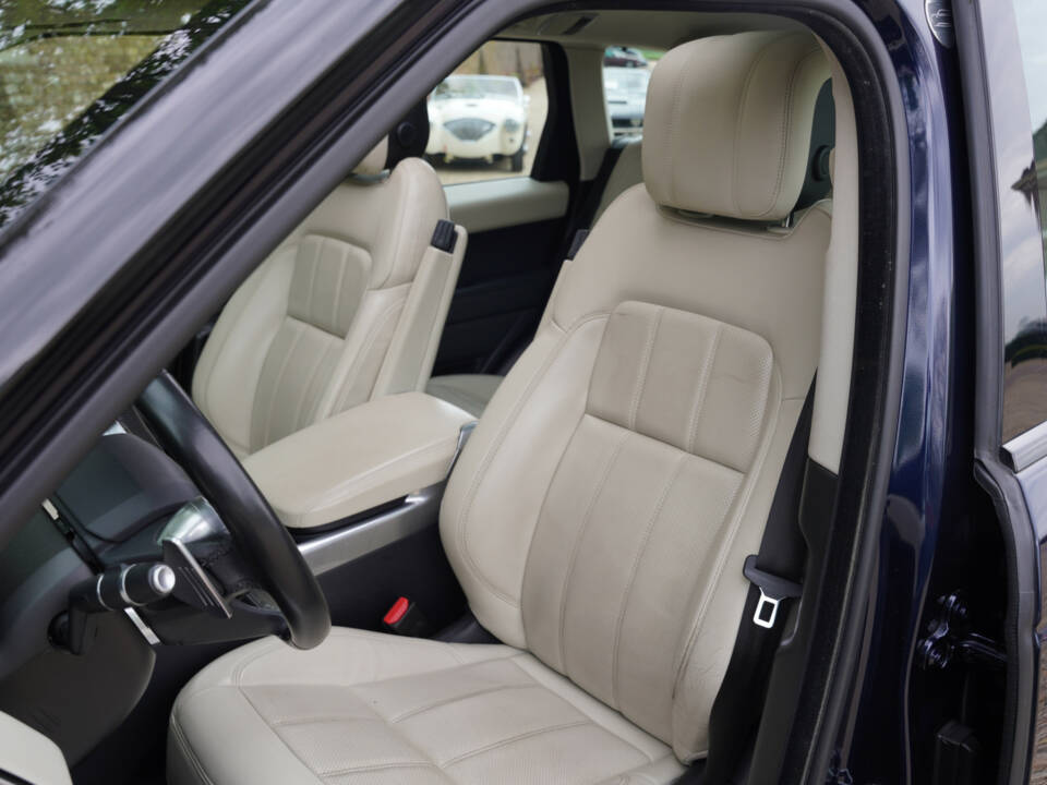 Image 13/50 of Land Rover Range Rover Sport P400e PHEV (2020)