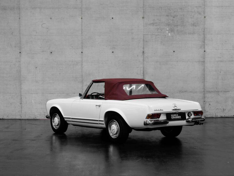 Immagine 3/40 di Mercedes-Benz 230 SL (1966)