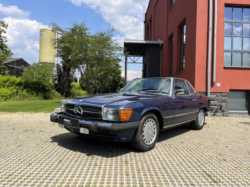 Immagine 1/24 di Mercedes-Benz 560 SL (1987)