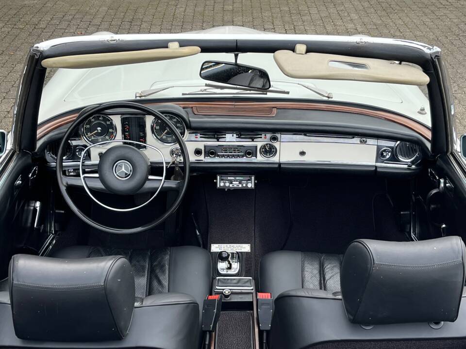 Image 27/100 of Mercedes-Benz 280 SL (1970)