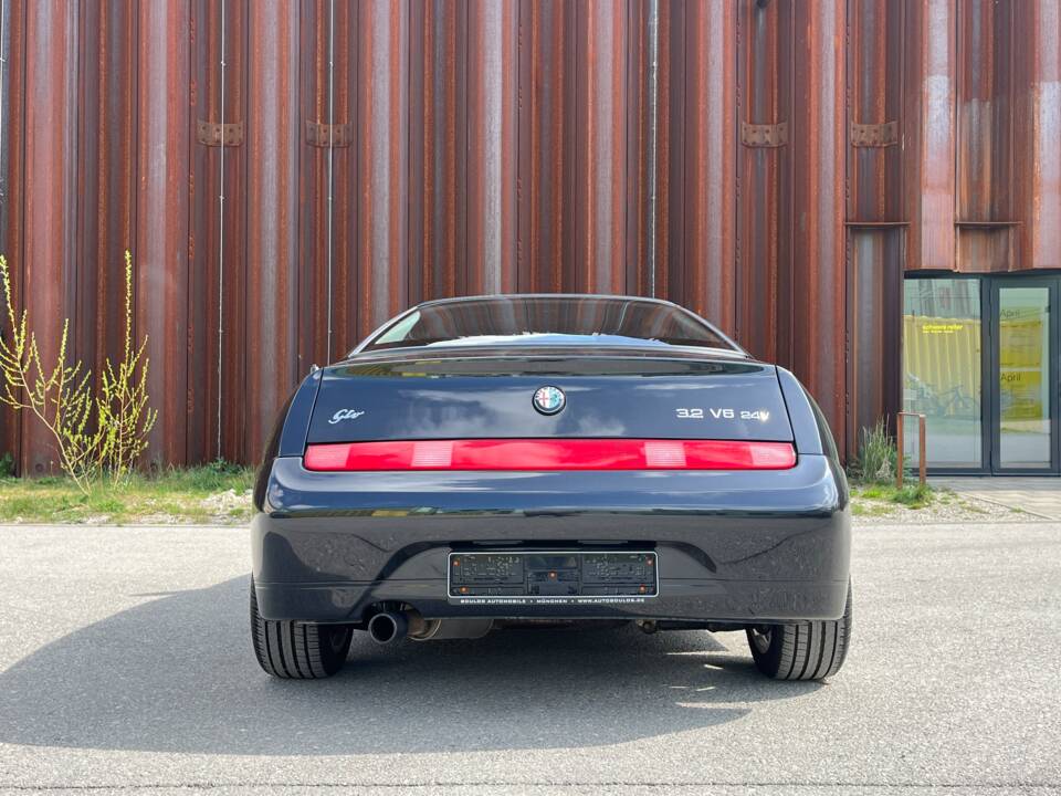 Image 8/64 of Alfa Romeo GTV 3.2 V6 24V (2003)