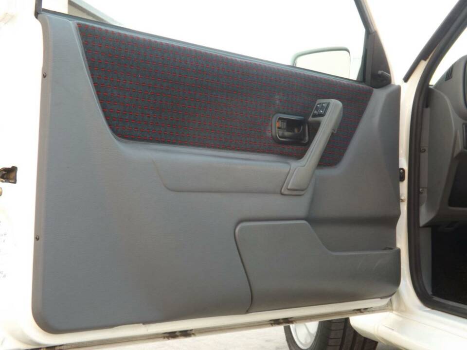 Bild 36/50 von Ford Escort turbo RS (1987)