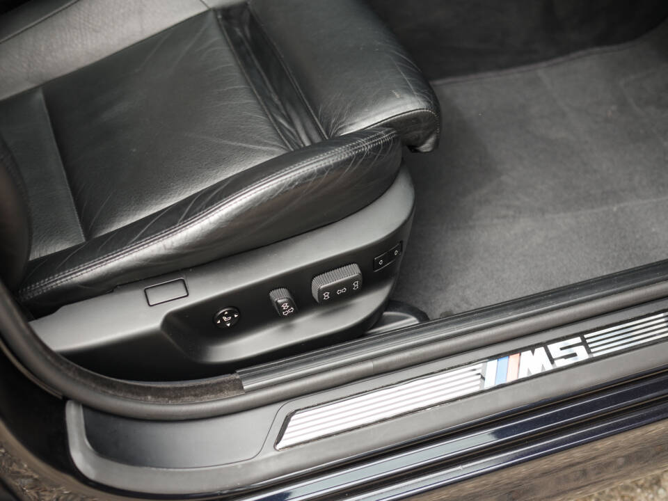 Bild 59/82 von BMW M5 (2000)