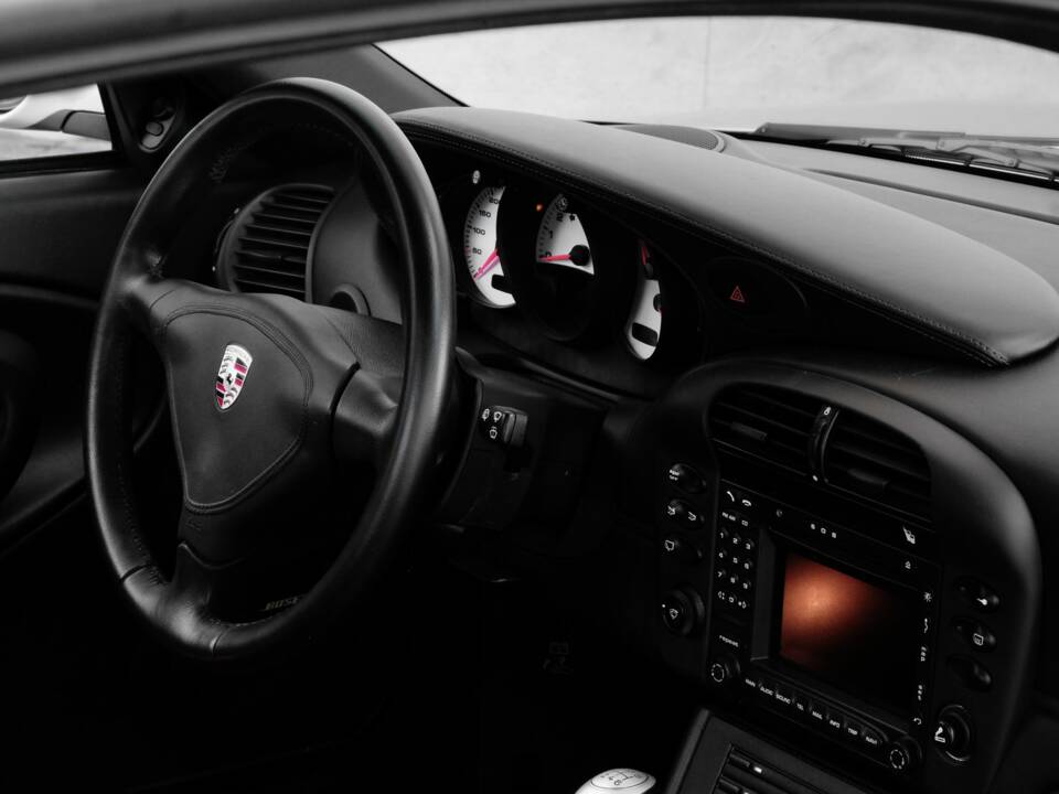 Image 25/49 of Porsche 911 Turbo (2002)