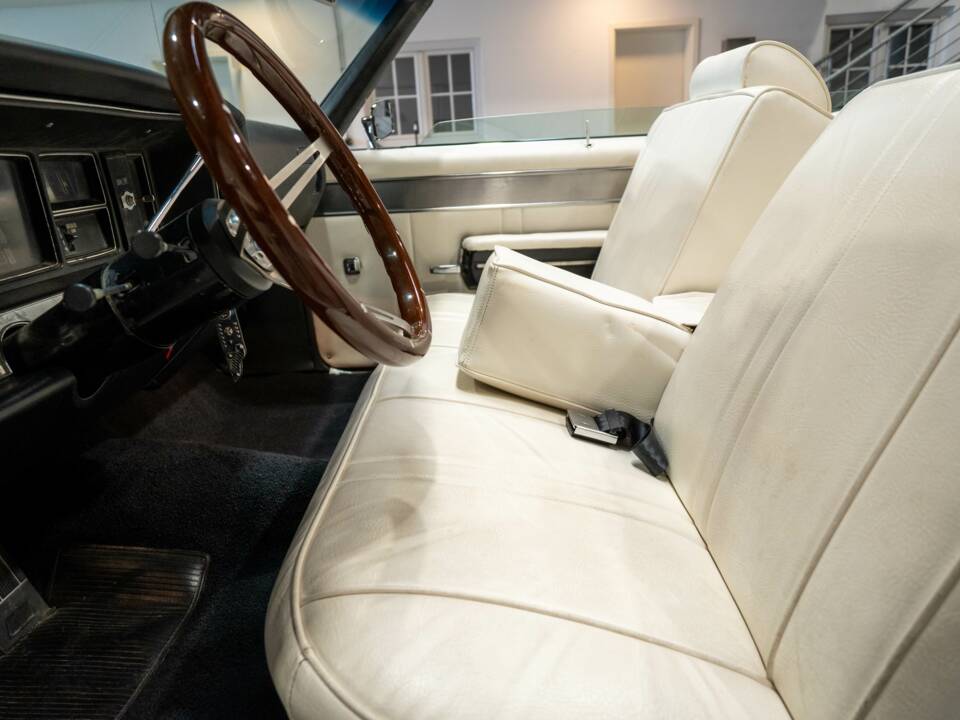 Bild 16/38 von Buick Wildcat Convertible (1969)