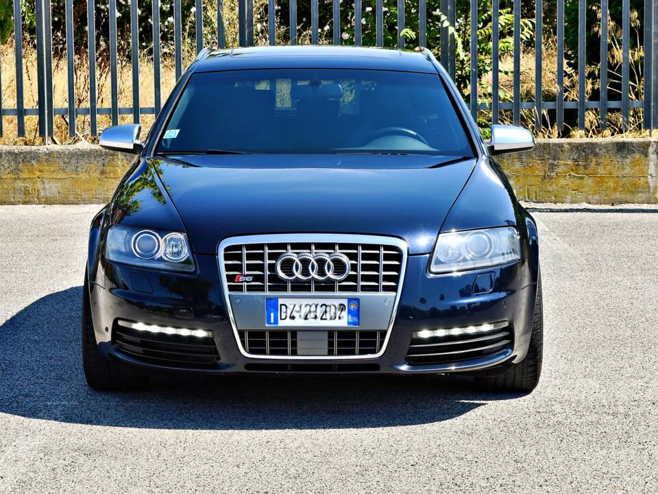 Bild 2/22 von Audi S6 Avant 5.2 V10 quattro (2006)