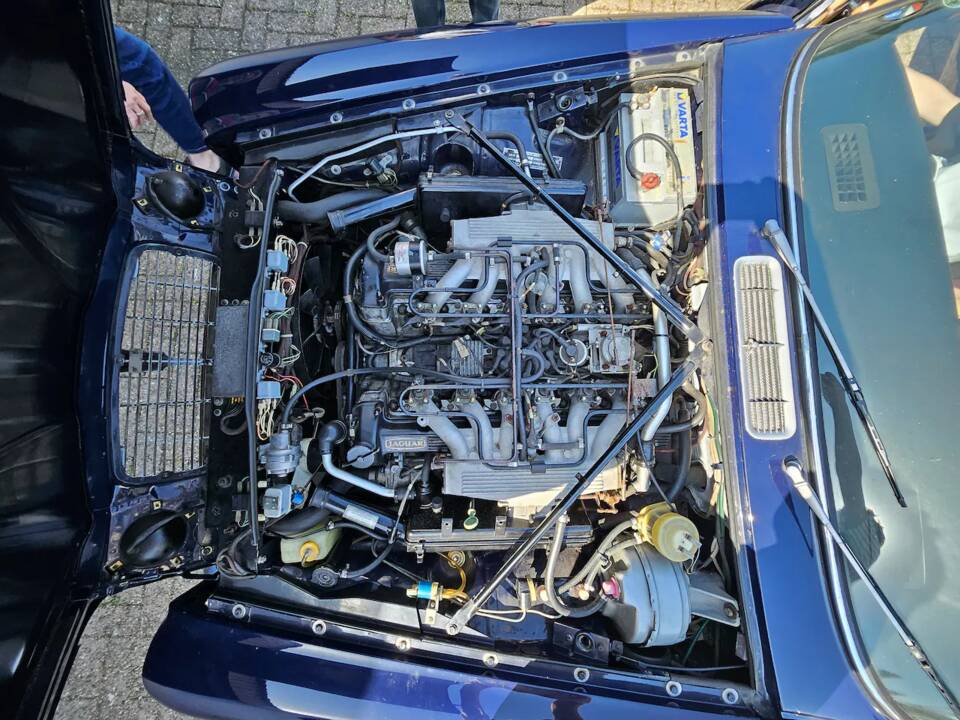 Bild 9/18 von Jaguar XJ 12 L (1978)