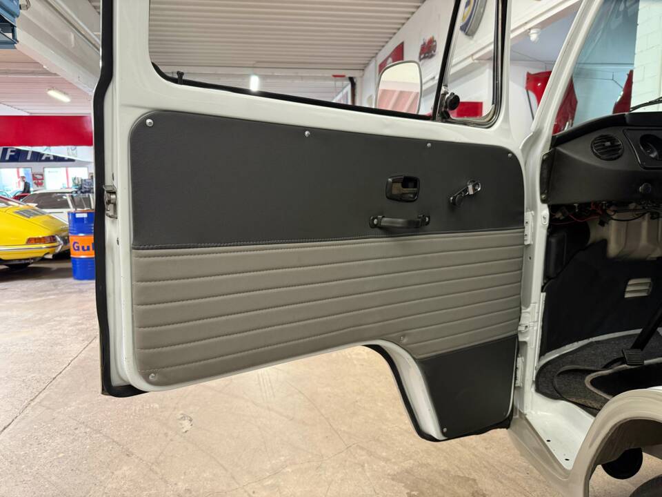 Image 4/17 of Volkswagen T2c Combi (1991)