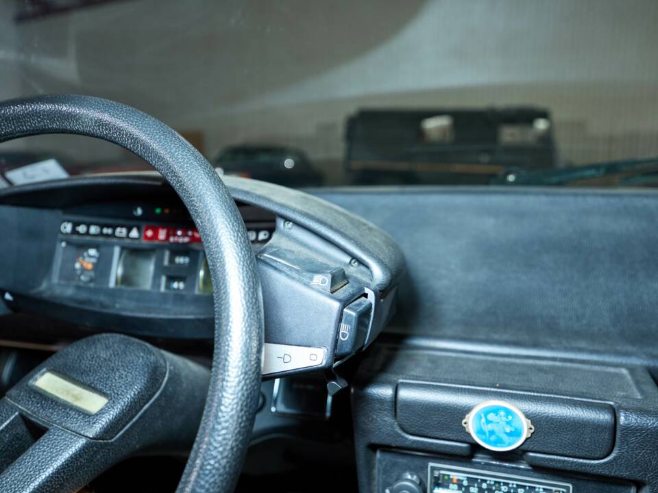 Afbeelding 22/47 van Citroën CX Prestige injection (1982)