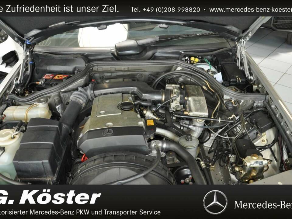 Image 8/12 of Mercedes-Benz E 200 (1995)