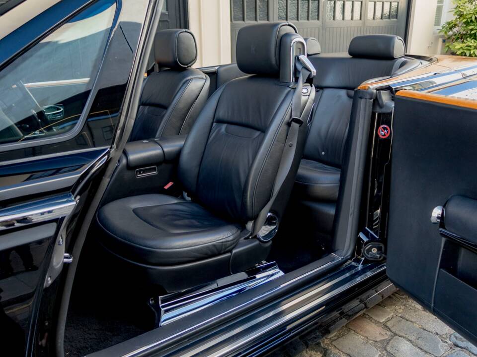 Image 30/34 of Rolls-Royce Phantom DHC (2008)