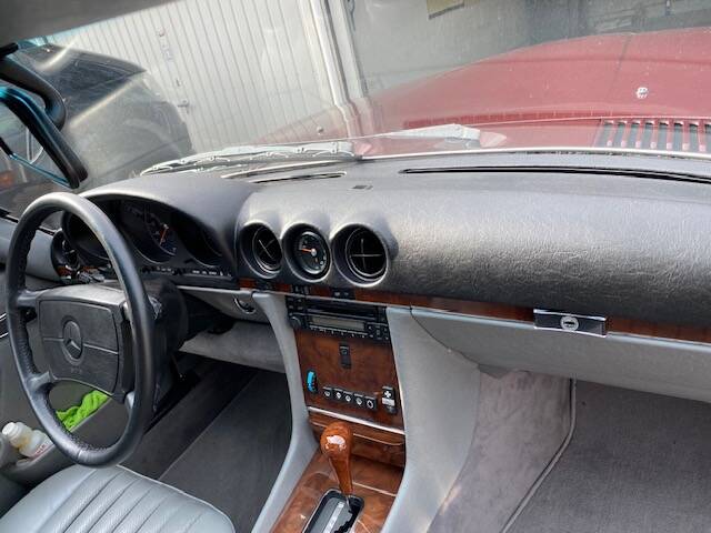 Image 7/9 of Mercedes-Benz 560 SL (1985)