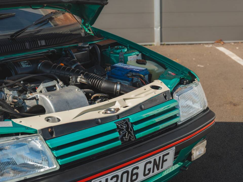 Bild 27/50 von Peugeot 205 GTi 1.9 (1991)