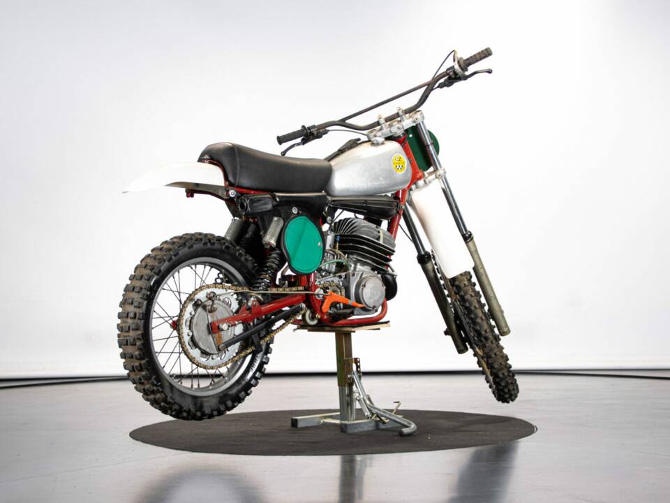 Image 4/38 of CZ 250 Moto Cross (1970)